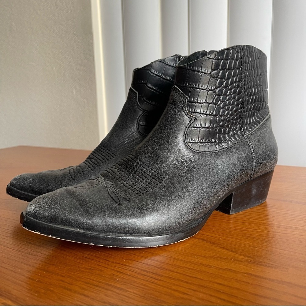 Gianni Bini Brycin Black Croc Embossed Leather Ankle Booties Size 7.5